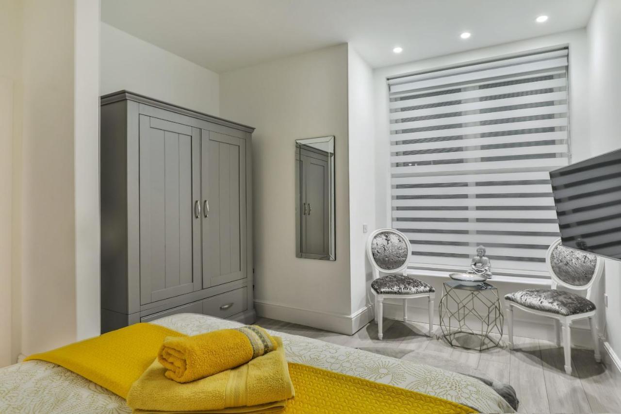 The - Ground Floor - Luxury For Up To 4 Guests Near Open Air Theatre And North Bay Appartamento